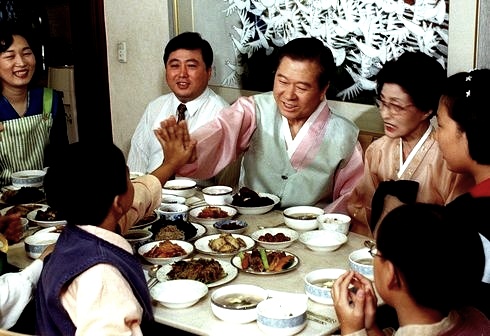 “늦게나마 참 좋은 분 만나 일생 뜻있게 살았어요” / 한겨레