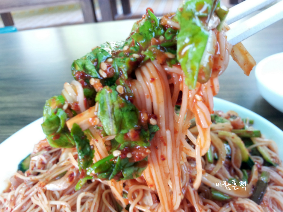 5~6월에만 맛볼수 있는 최고의 국수는?  봄 손님 웅어로 요리한 부드러운 웅어회국수 !