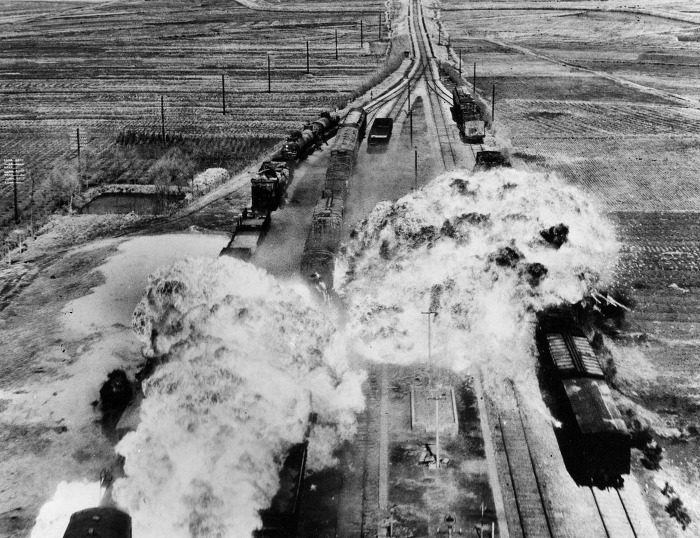 1953년 원산역 폭격 사진