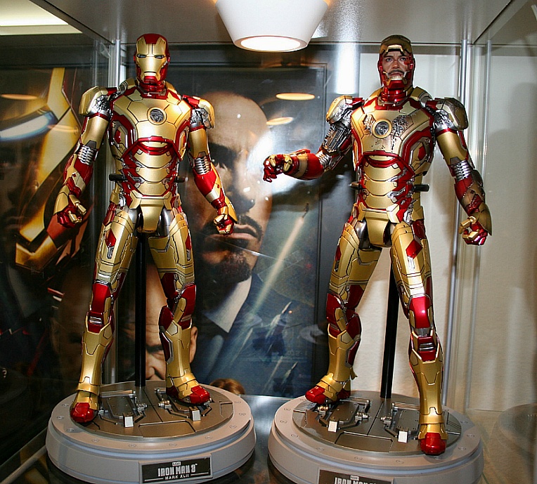 hot toys iron man mk42