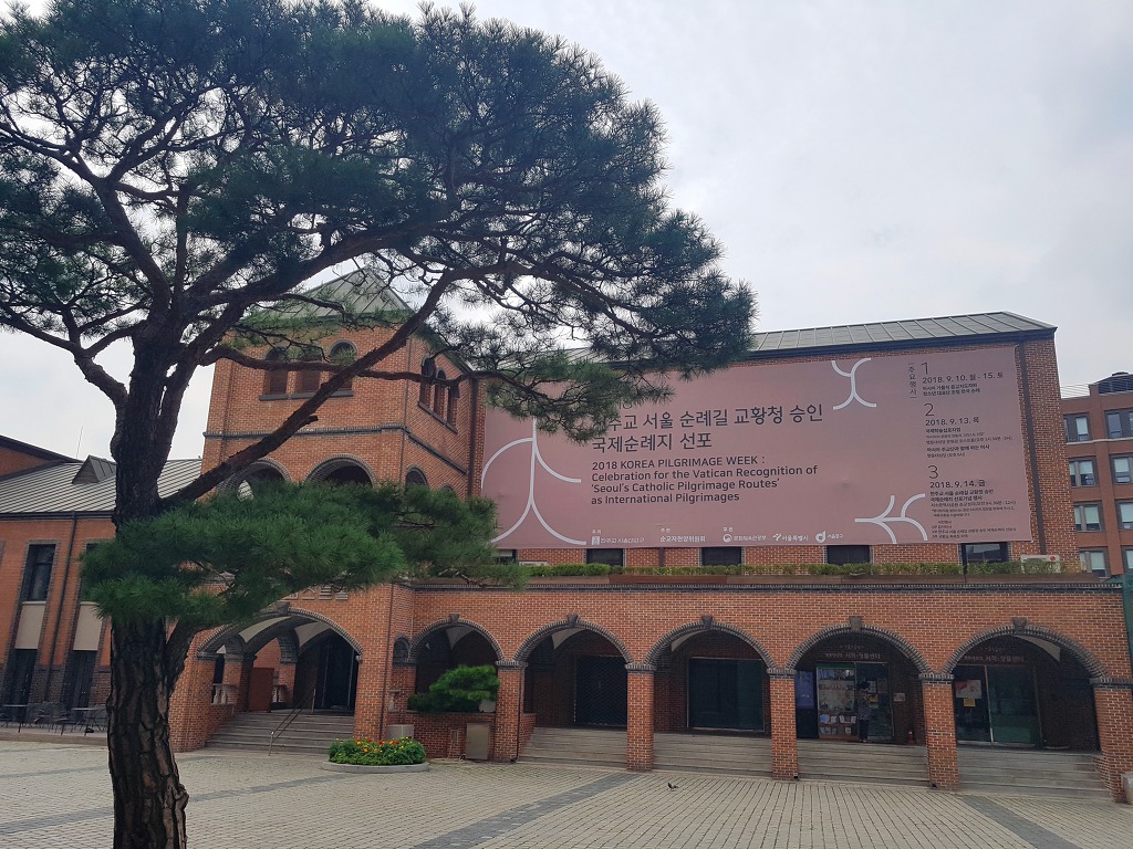 밤에 가본 명동성당