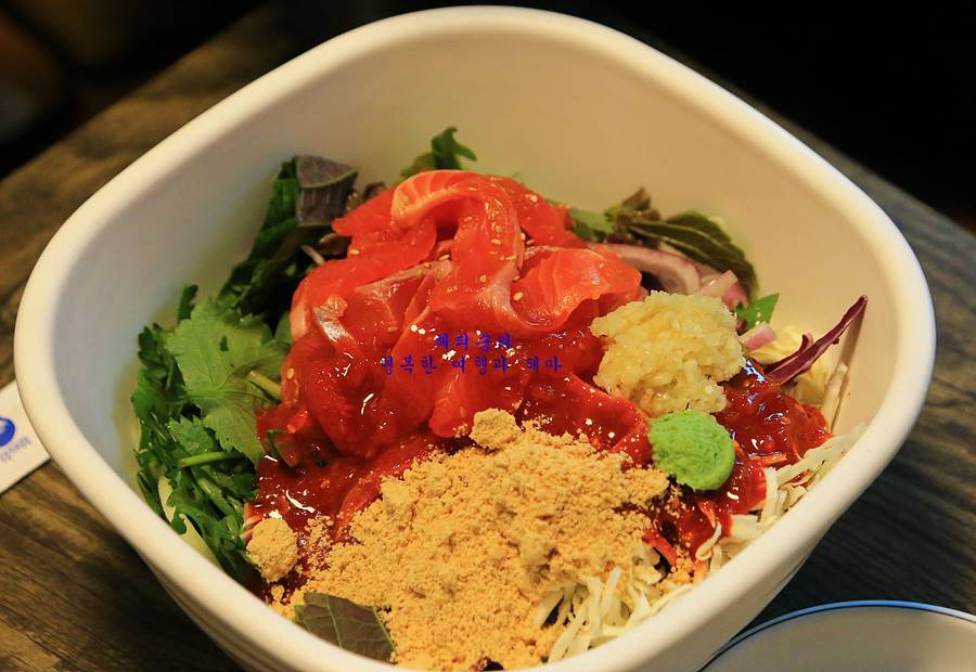 벚꽃명소 벚꽃축제 청풍호 케이블카 맛집 달큰 쫄깃한 청풍황금송어 충북 제천 여행