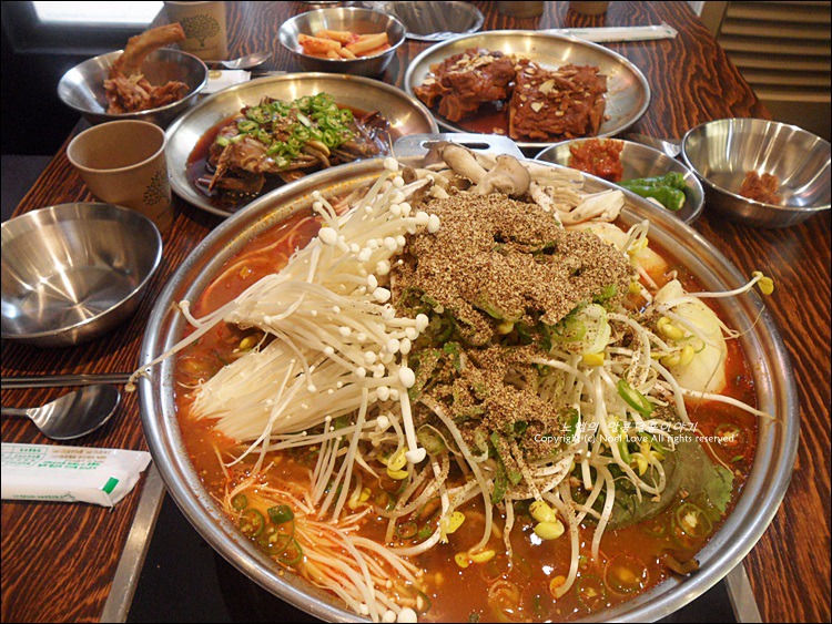 미아사거리역 감자탕의 비밀에서 간장게장,뼈찜도 냠냠